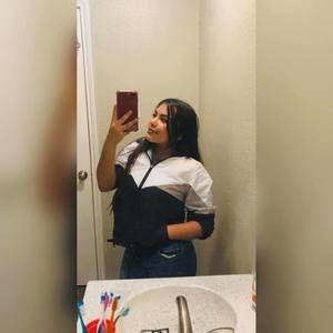 Meet your Posher, Dafne